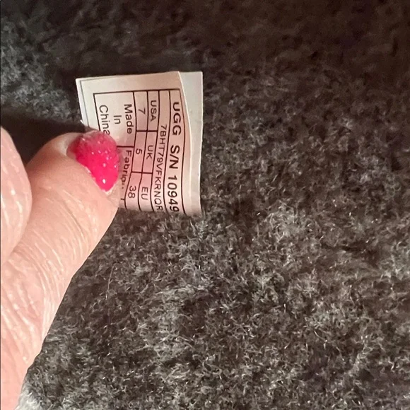 UGG BOOTS Grey with turn locks - Picture 4 of 11